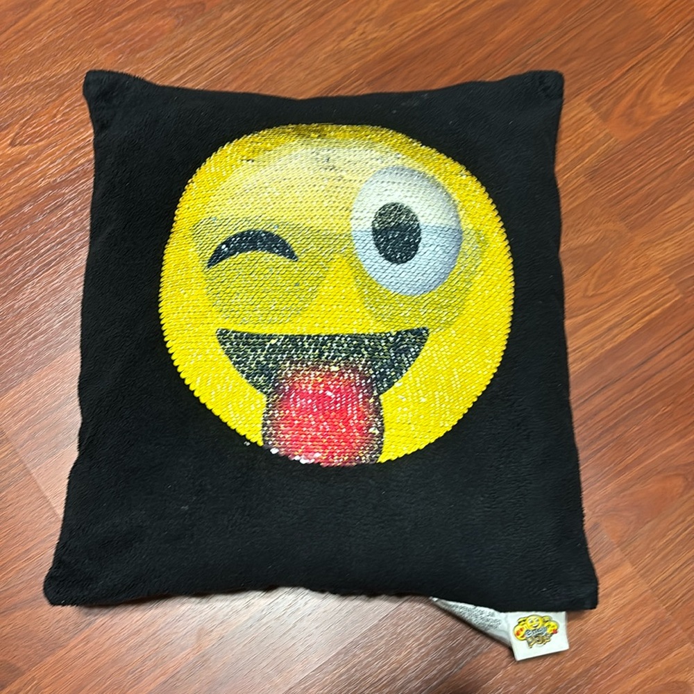 Emoji sequence pillow